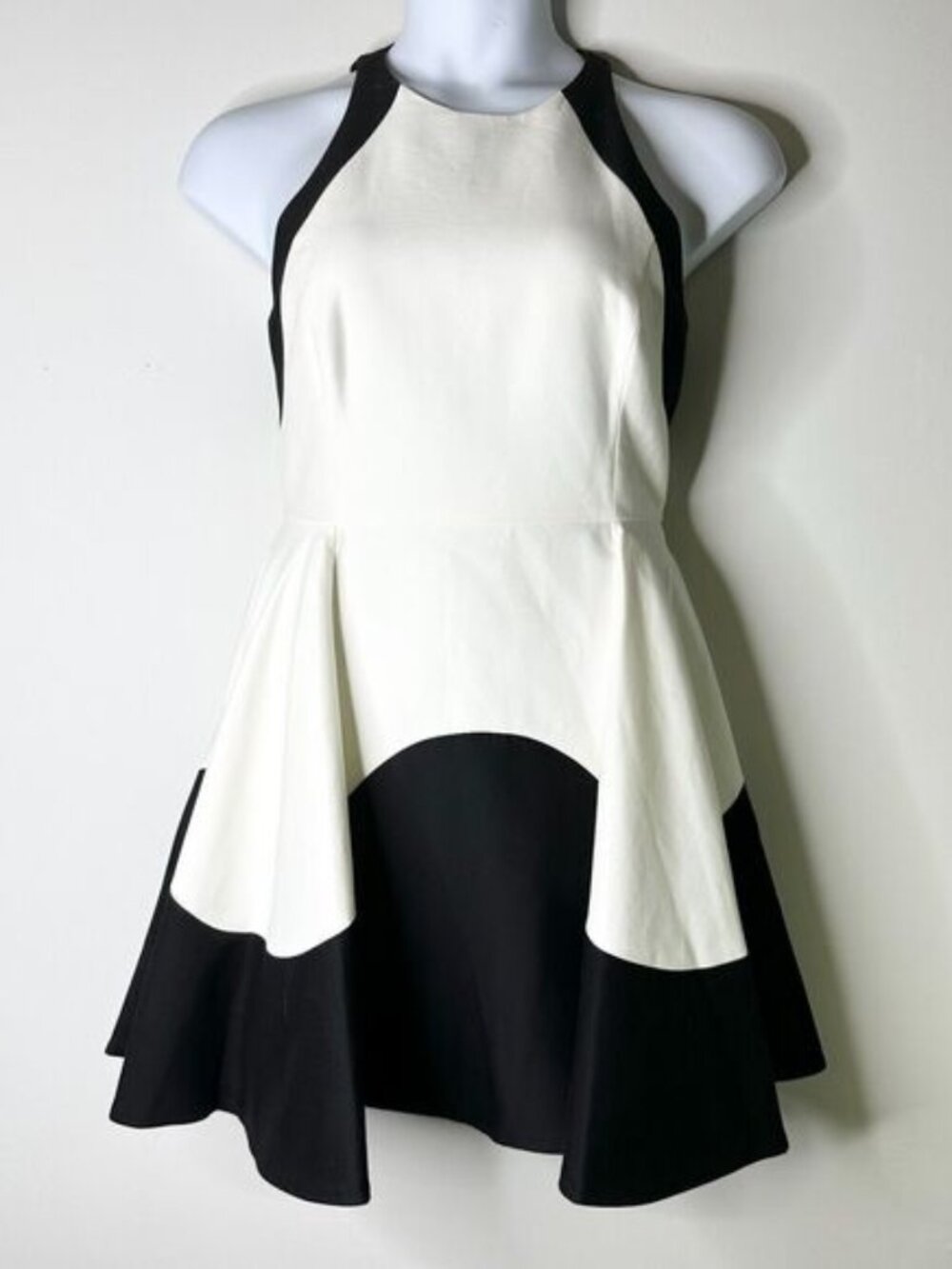 HALSTON HERITAGE Dress Women 10 Black White Mini Formal Prom Party Cocktail